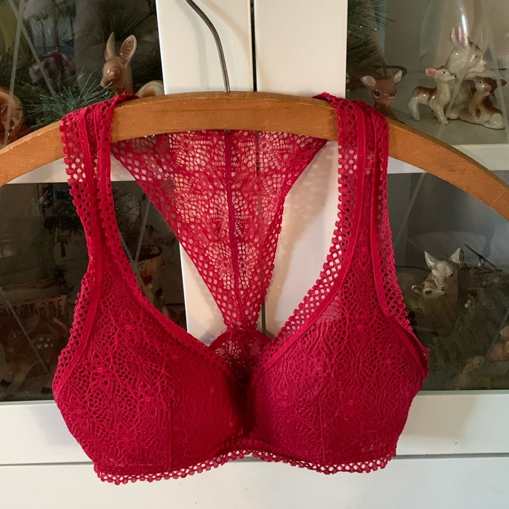 Victoria’s Secrets sz S bra lace euc padded bralette burgundy color